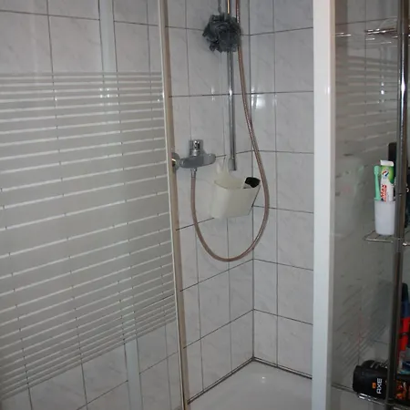 شقة Monteur Und Fuer 6 Personen, Parkplaetze, Wlan, Naehe Bietigheim, Heilbronn