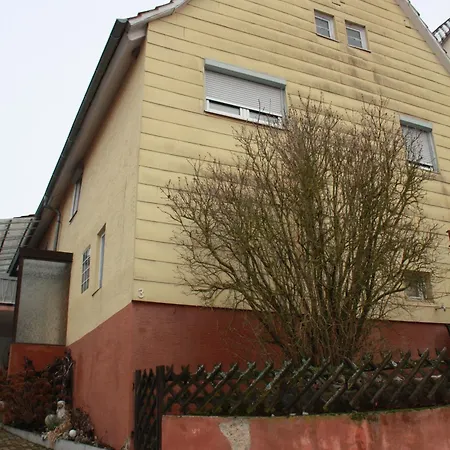 Monteur Und Fuer 6 Personen, Parkplaetze, Wlan, Naehe Bietigheim, Heilbronn * ساشسينهايم