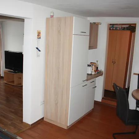 Monteur Und Fuer 6 Personen, Parkplaetze, Wlan, Naehe Bietigheim, Heilbronn ساشسينهايم